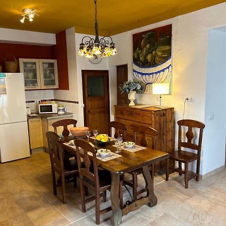 Casa Padrina Burballa Maria De La Salut Luaran gambar