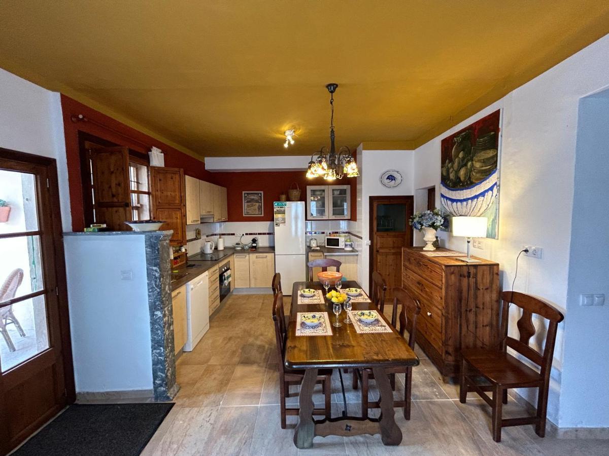 Casa Padrina Burballa Maria De La Salut Luaran gambar