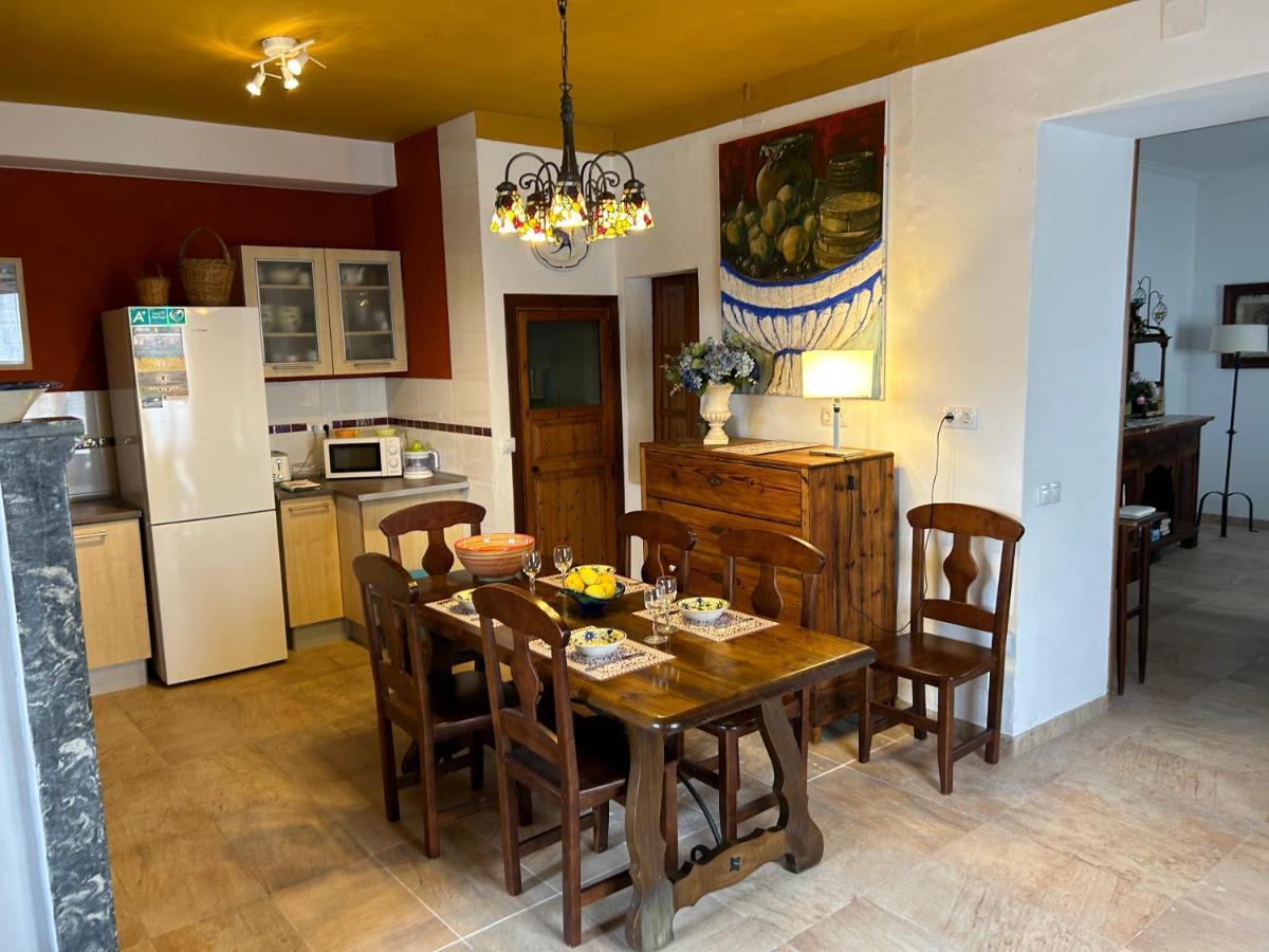 Casa Padrina Burballa Maria De La Salut Luaran gambar
