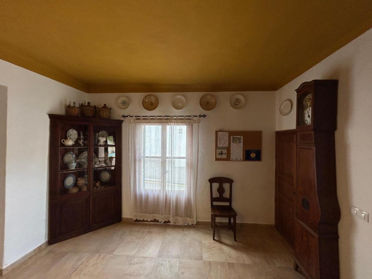 Casa Padrina Burballa Maria De La Salut Luaran gambar