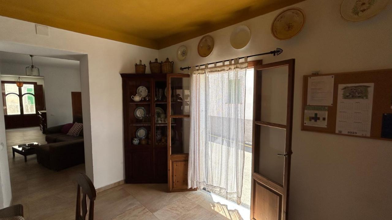 Casa Padrina Burballa Maria De La Salut Luaran gambar