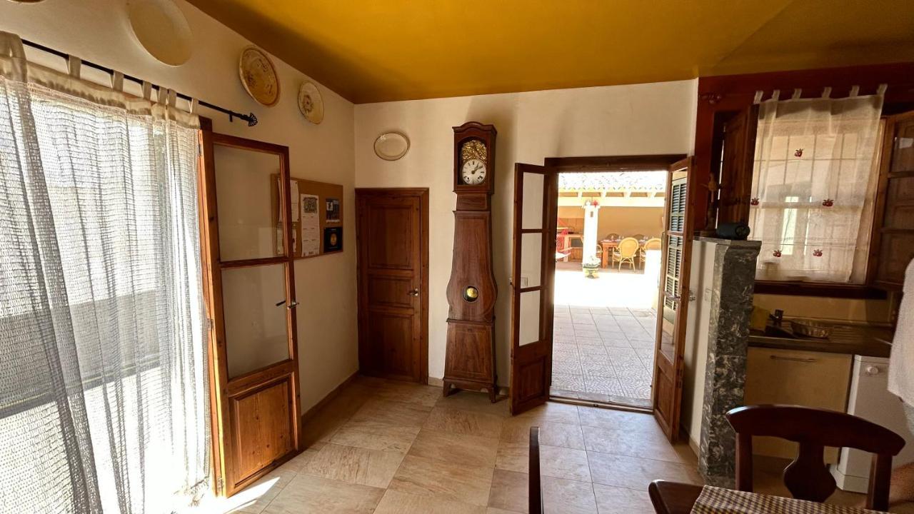 Casa Padrina Burballa Maria De La Salut Luaran gambar