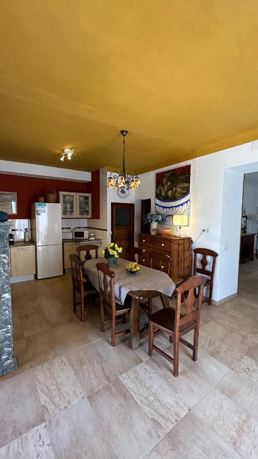 Casa Padrina Burballa Maria De La Salut Luaran gambar